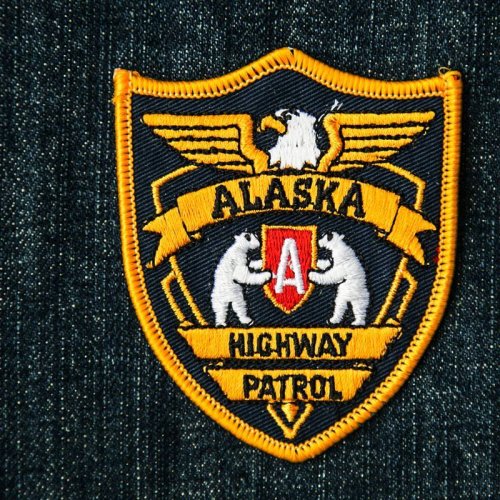 画像クリックで大きく確認できます　Click↓1: ワッペン アラスカ ハイウェイ パトロール/Patch Alaska