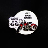 ルート66 ピンバッジ モーターサイクル・レッド GET YOUR KICKS!/Pin Route 66