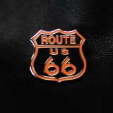 ルート66 ピンバッジ オレンジ・ブラック/Pin Route 66