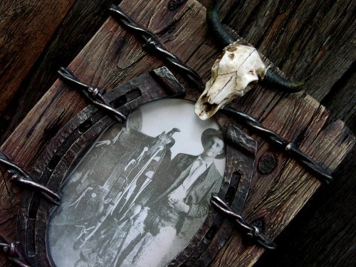 画像クリックで大きく確認できます　Click↓2: ウエスタン・ホースシュー&スカルフォトフレーム（写真立て）/Horseshoe Skull Photo Frame