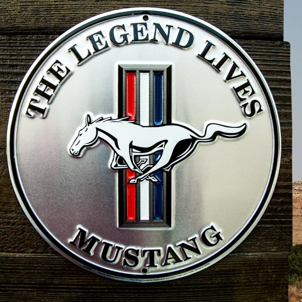 画像1: フォード モーターカンパニー マスタング メタルサイン（シルバー・ブラック）/Ford Motor Company Mustang Metal Sign THE LEGEND LIVES MUSTANG