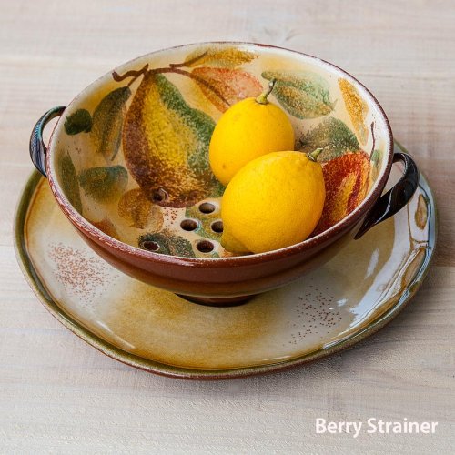 画像クリックで大きく確認できます　Click↓1: ハンドペイント ベリー ストレイナー/Handpainted Berry Strainer