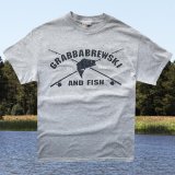 フィッシング・Fishing 半袖 Tシャツ（グレー）/GRABBABREWSKI AND FISH T-shirt(Grey)