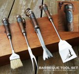 バーべキュー用 ウッドハンドル ツールセット トング・フォーク・スパチュラ・ブラシ（4ピースセット）/BARBEQUE TOOL SET 