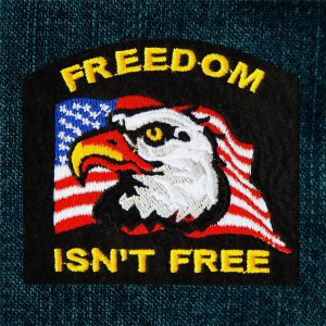 画像: ワッペン アメリカンイーグル 星条旗 FREEDOM ISN'T FREE ブラック/Patch
